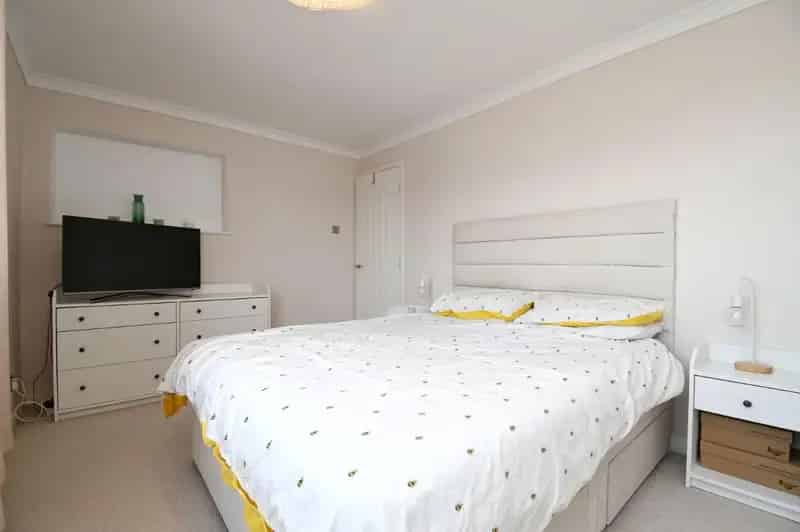3 Bed Semi-Detached House For Sale