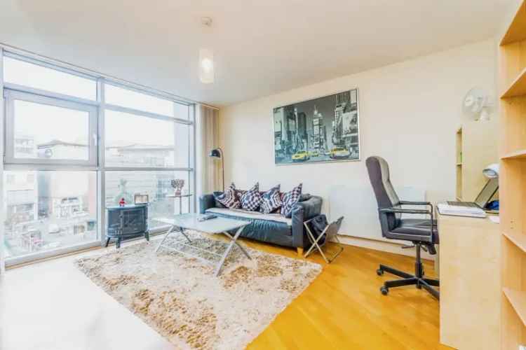 Spacious 1-Bed Flat Cardiff City Centre Parking Available