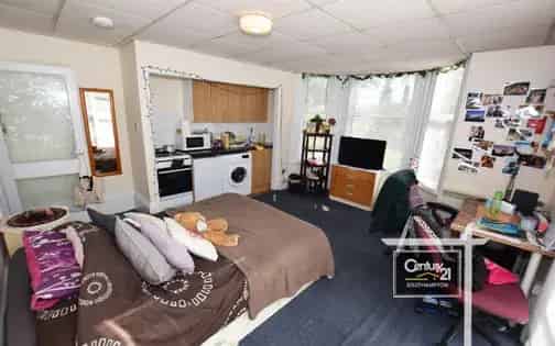 18m² Southampton Studio Flat Near University