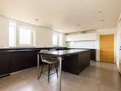 3 Bedroom 242 m² Furnished Apartment for Rent London