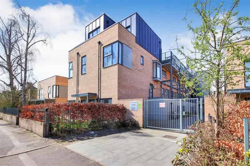 2 Bedroom Flat for Sale