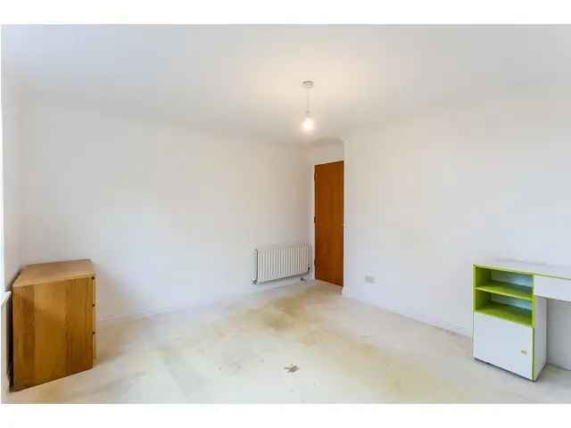 2 bedroom flat  for sale