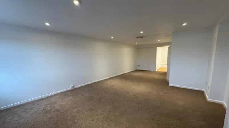 Bourne End Self Contained Office Space 1 Parking Space