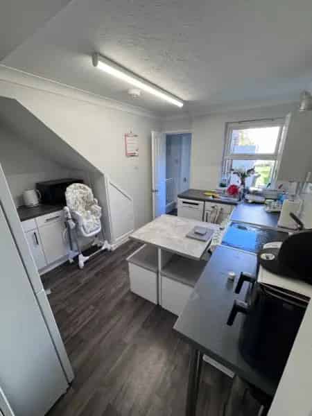 Cosy 2 Bed Semi Detached House Tunbridge Wells