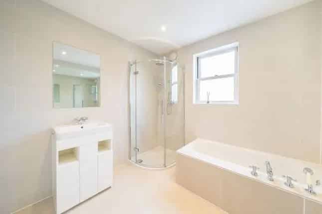 5 Bedroom Terraced House for Sale in Clapham SW4