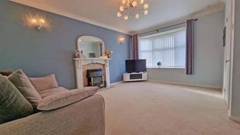 4 bed house for sale