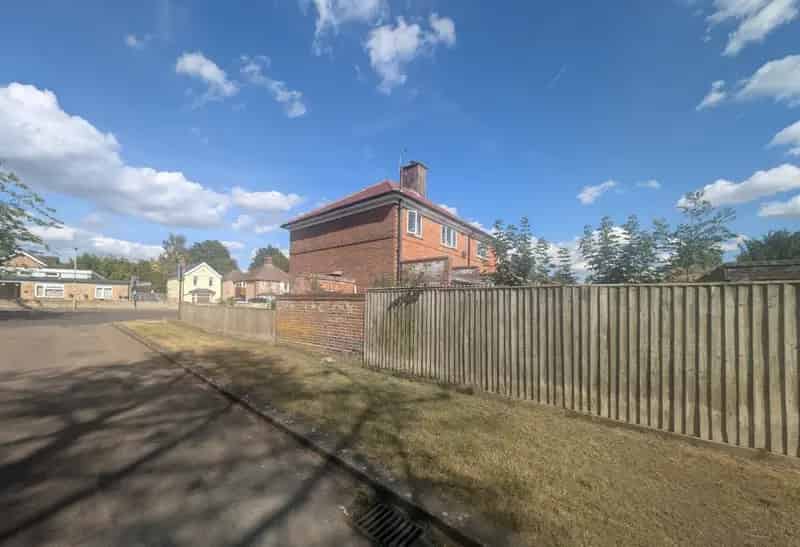 Three Bedroom Detached House in Oxford