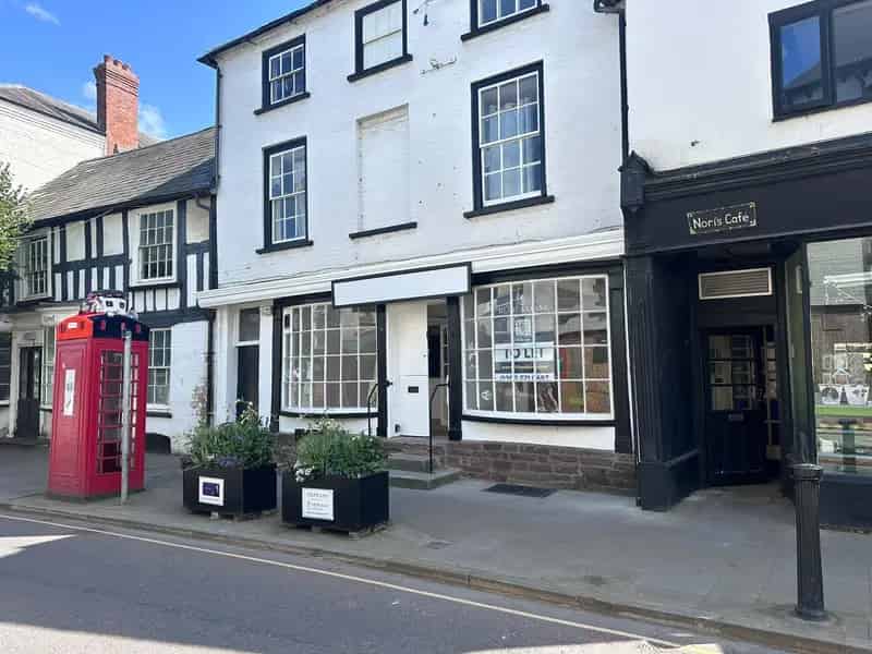 Former Cafe Premises - 797 sq ft - Leominster