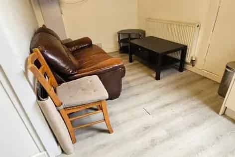 1 Bed Flat in Victoria Park Manchester - Newly Renovated