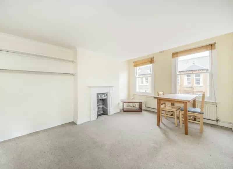 Three Double Bedroom Flat Clapham Spacious Reception Close to Tube