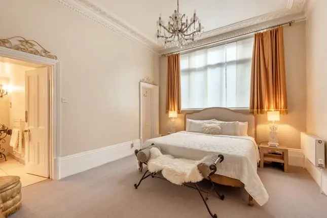 Luxury 3-Bed Garden Flat Short Let London W5