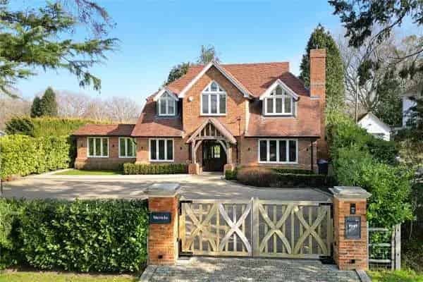 Luxury 5-Bedroom Family Home with Smart Home Features
