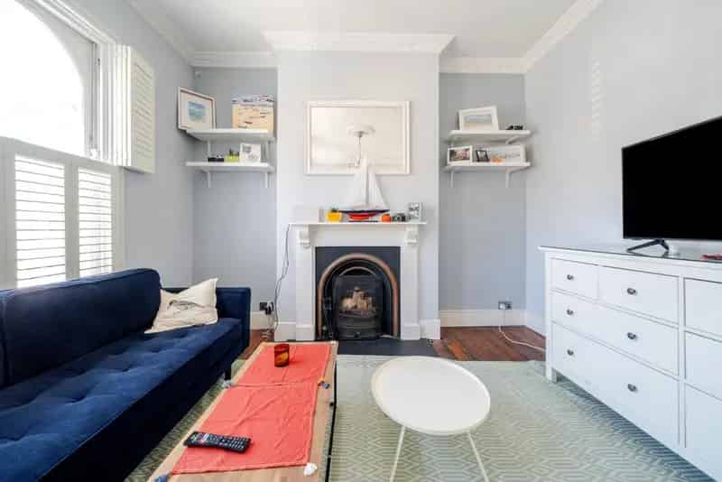 Brixton Split Level Flat Two Double Bedrooms Near Tube