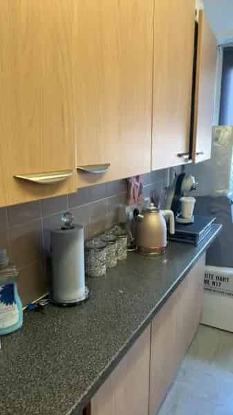 2-Bed Flat Near Town Center Shops and Seafront