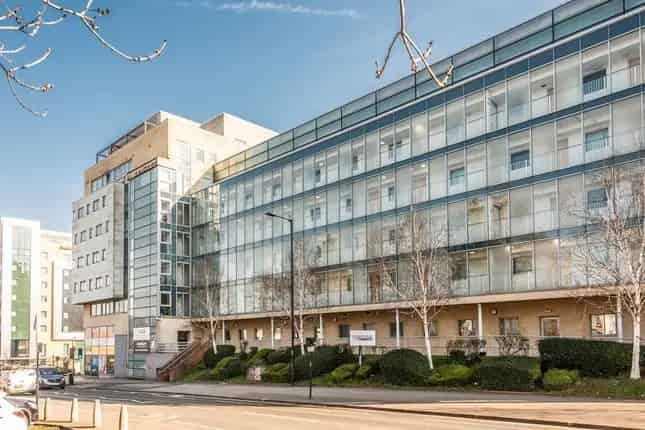 2 Bed Apartment Anchor Point Sheffield City Centre Parking Balcony