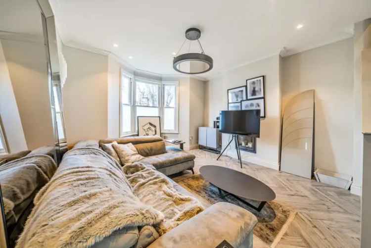 5 Bedroom House in Clapham Old Town