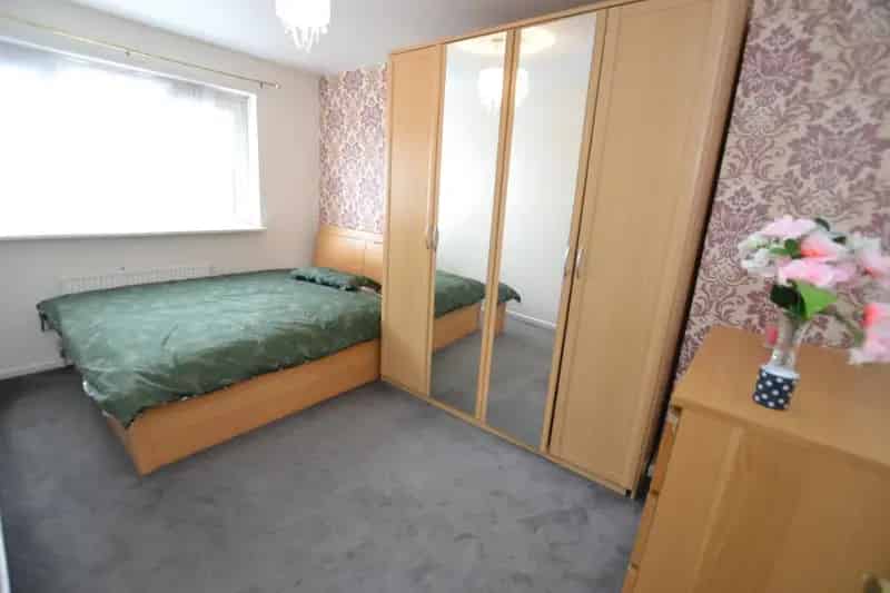 4 Bedroom Flat to Rent Stepney Green Near Tube Station