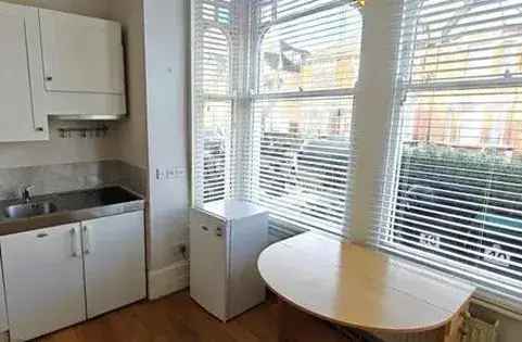 1 Room Flat 38m² London Turnpike Lane All Bills Included