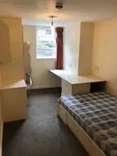 3 Bed Flat 21m² Leeds