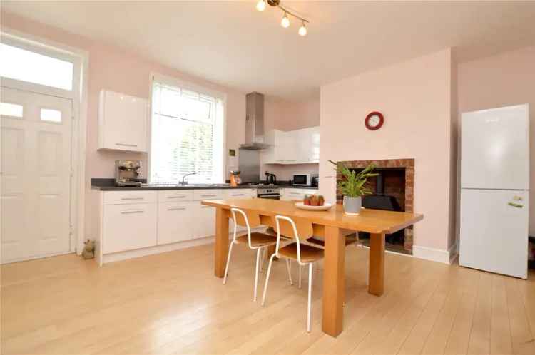 House For Sale in Leeds, England