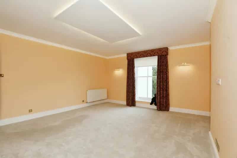 3 Bed Apartment in Buxton Park Hall Modern and Stylish