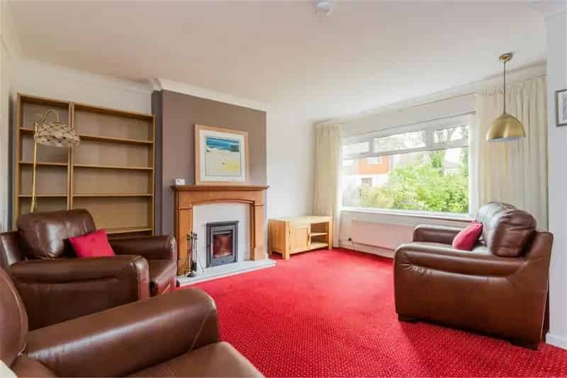 3 Bed Semi-Detached House Kilbarchan