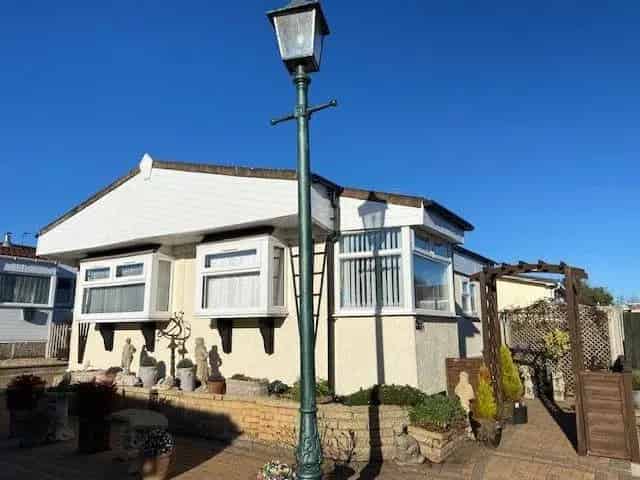 2 Bed Park Home for Over 50s - Henley-in-Arden