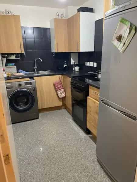 Large 2 Bed Flat Near Kingsbury Colindale Pets Welcome Disabled Adapted