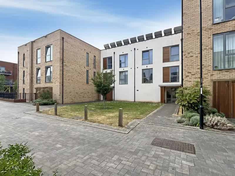 2 Bedroom Apartment for Sale in Trumpington Meadows