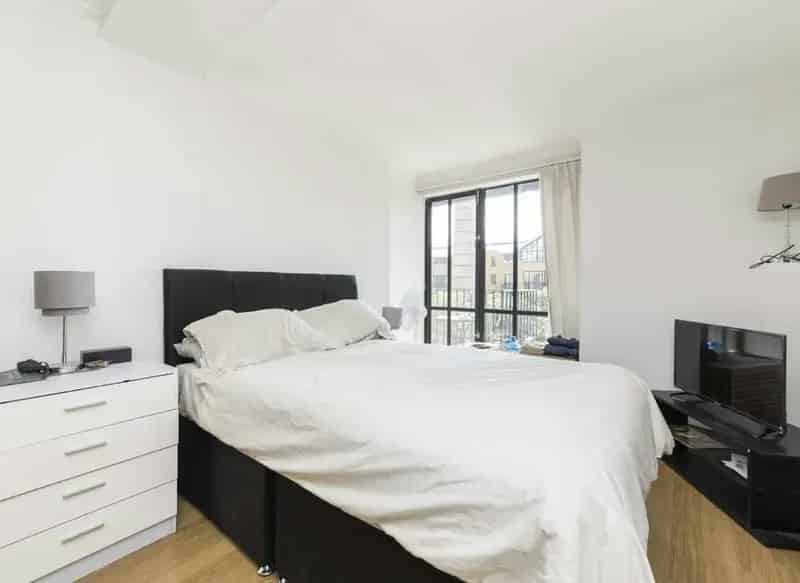 Bright 1 Bedroom Apartment near Canary Wharf
