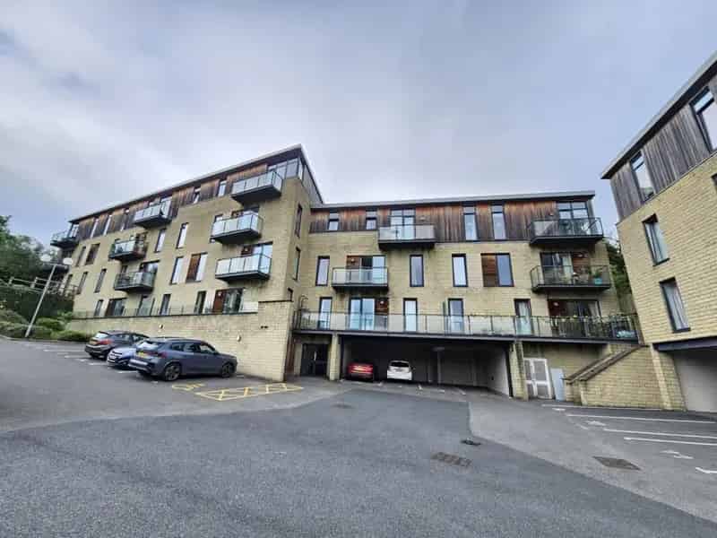 2 Bedroom Flat To Rent Available July 13 2025