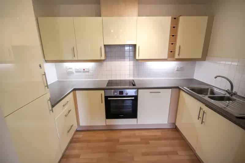 2 Bedroom Flat for Sale near Cambridge Railway Station