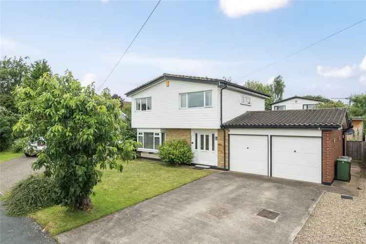 House For Sale in Leeds, England