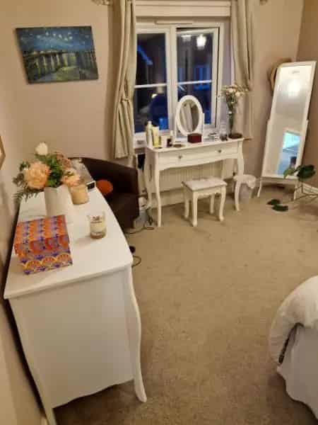 First Floor One Bedroom Flat with Garden