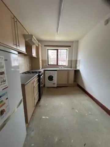 2 Bedroom Flat for Sale off Shields Road