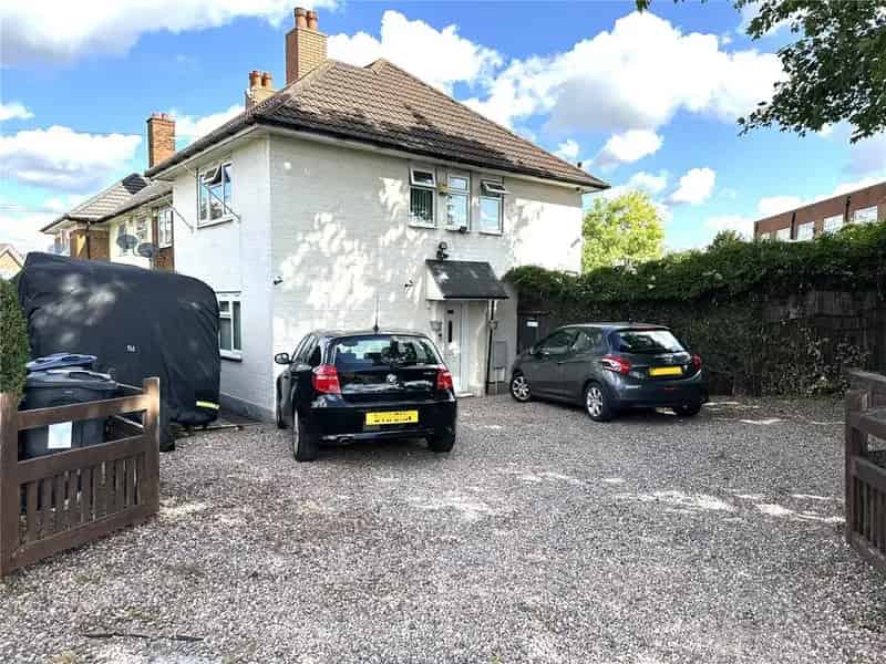4 Bedroom End Terrace House for Sale