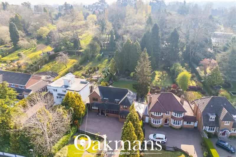 4 Bedroom Detached House for Sale in Kings Norton
