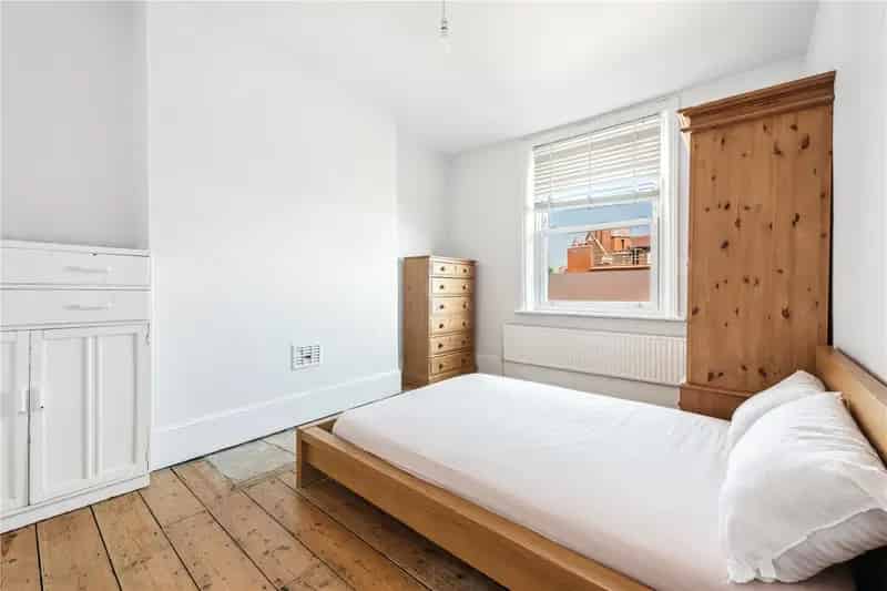 3 Bedroom Flat Apartment in London Near Hackney Downs