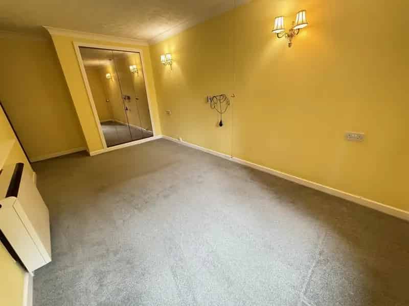1 Bedroom Ground Floor Retirement Apartment For Sale