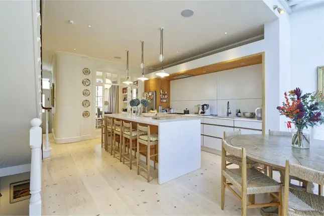 Detached house to rent in Blenheim Crescent, London W11