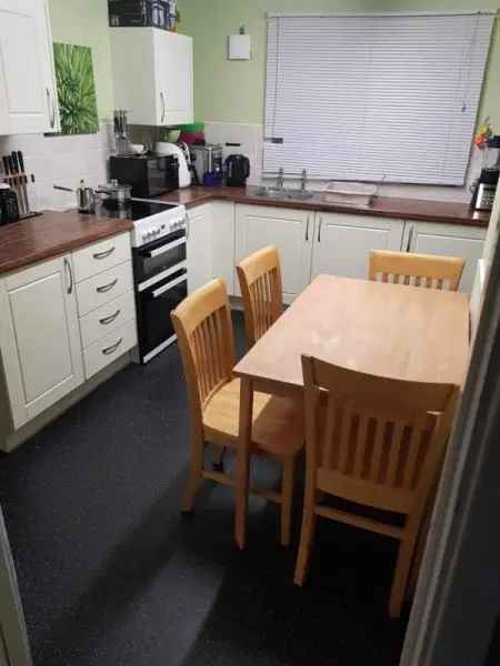 3 Bed Stonehouse House Large Garden Driveway - Seeking 4 Bed Property
