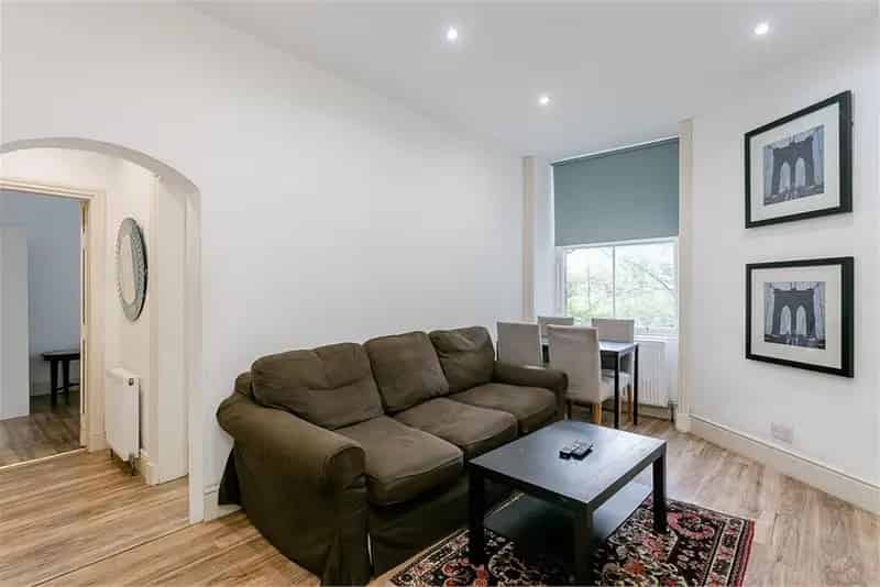 2 Bed Flat Dalry Edinburgh Modern Shower Room Fitted Kitchen