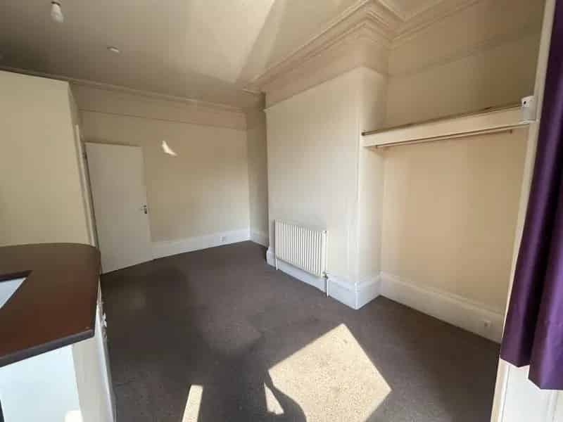 7 Bedroom Semi Detached House For Sale