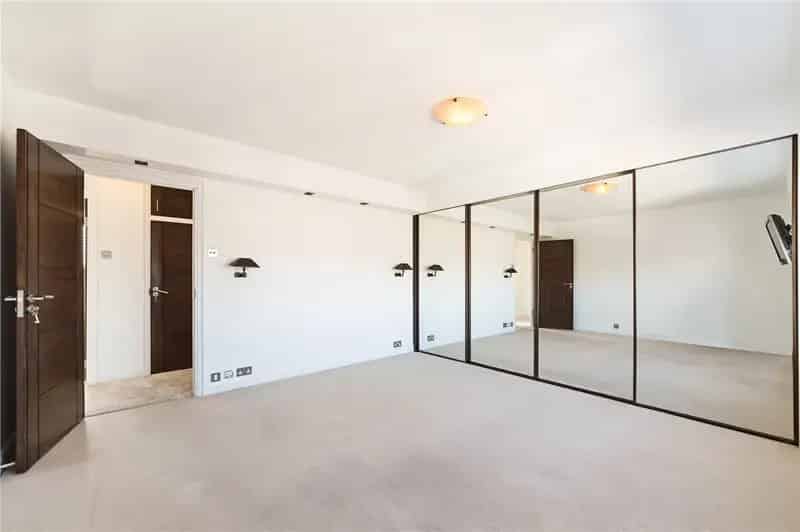 3 Bedroom Penthouse Flat in Marylebone London