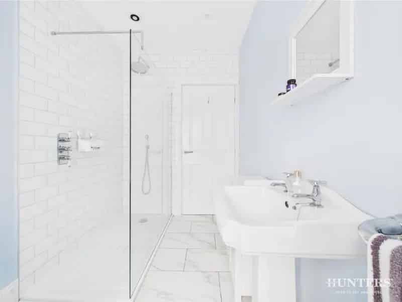 2 Bed End Terrace House for Sale Near Amenities