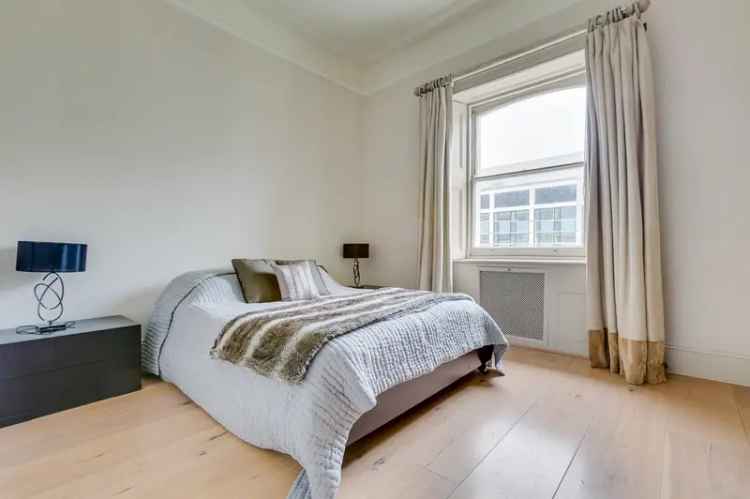 3 bedroom flat for sale