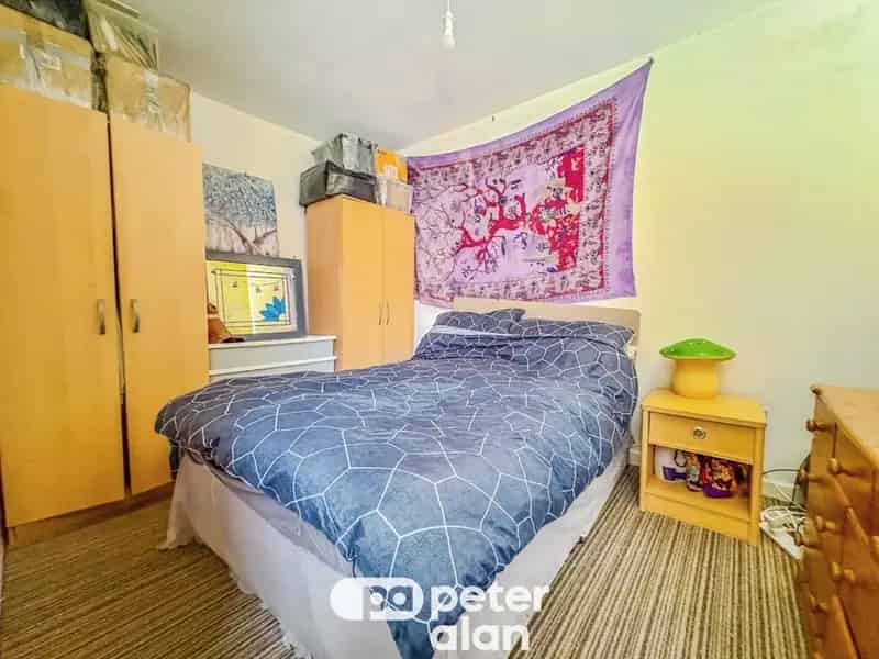 1 Bedroom Apartment Near City Centre