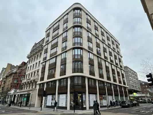 Restaurant Retail Space to Let  New Lease Available