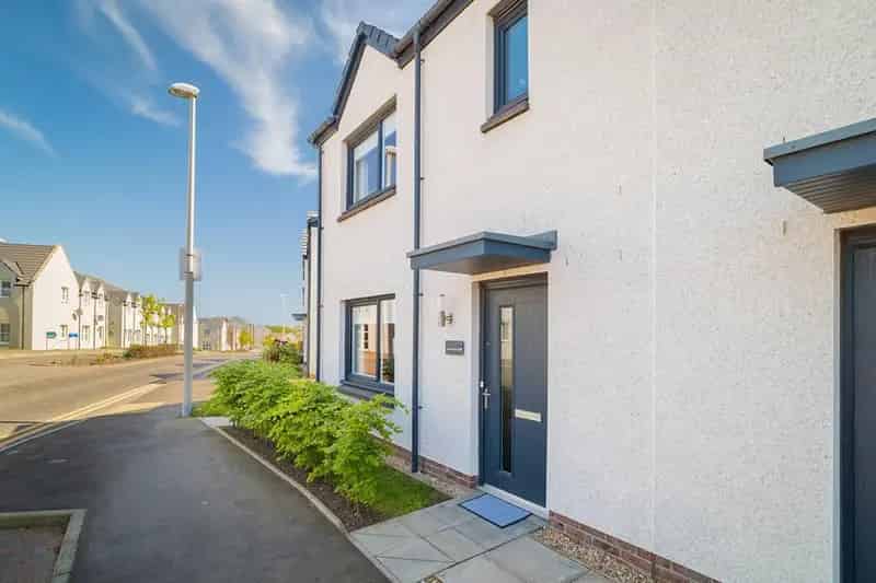 3 Bedroom Semi Detached House for Sale in Scotland