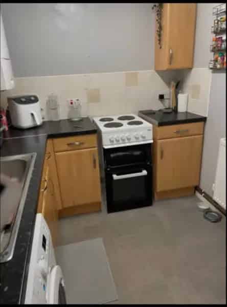 2 Bedroom Ground Floor House with Walk in Bathroom and Garden